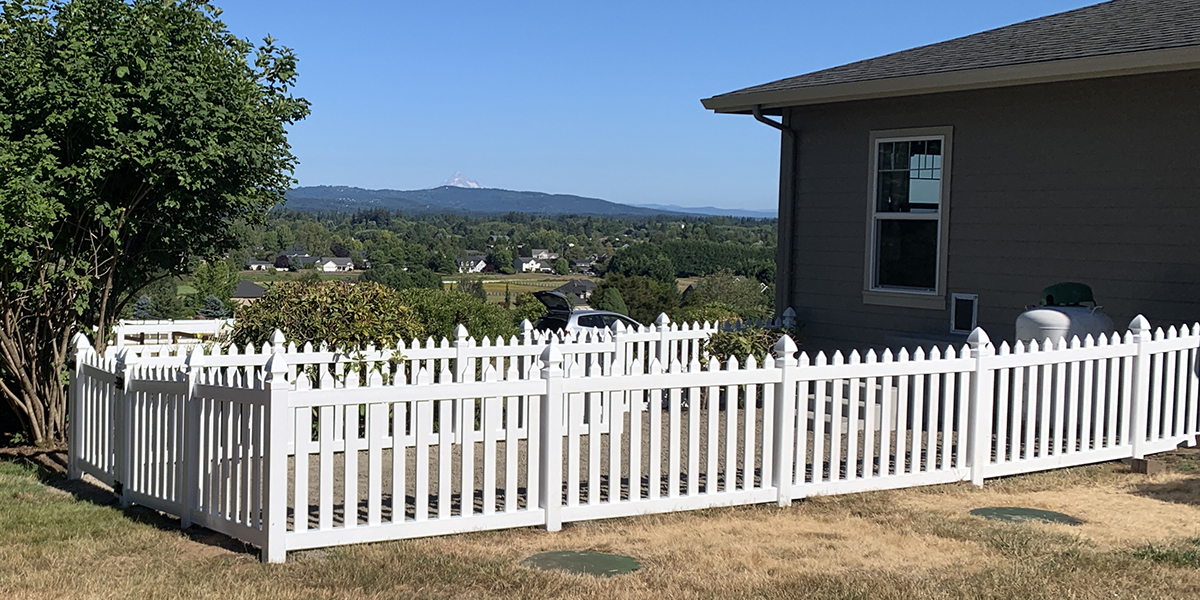 Vinyl Fence, Groundhog Fence